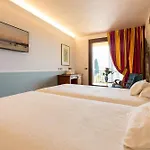 호텔 Madrina Lovely And Dynamic 4*