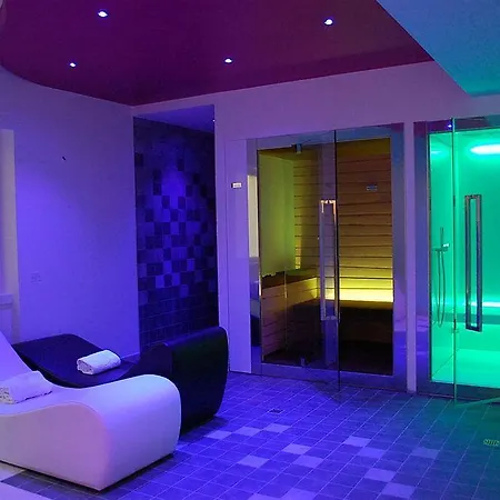Hotel Madrina Lovely And Dynamic Garda (Verona)