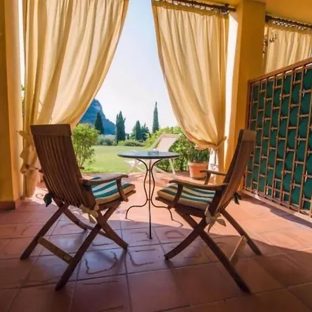 Madrina Lovely And Dynamic Garda