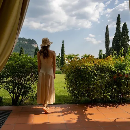 Madrina Lovely And Dynamic Szálloda Garda