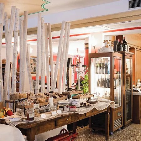 Hotel Madrina Lovely And Dynamic Garda (Verona)