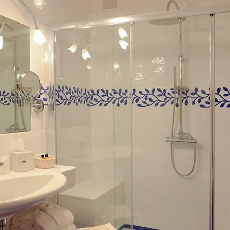 Hotel Madrina Lovely And Dynamic Garda (Verona)