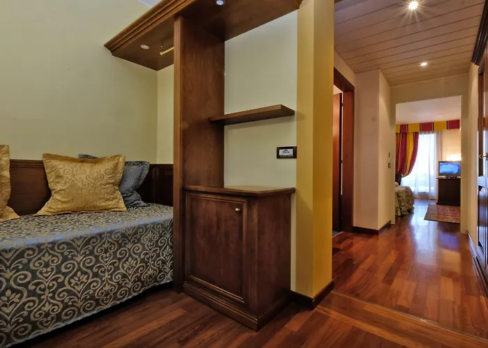 Hotel Madrina Lovely And Dynamic Garda (Verona)