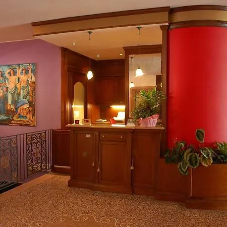 Madrina Lovely And Dynamic 4* Garda (Verona)
